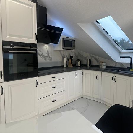 Flexible, Schoene Und Gut Aussehende Feriensuite Ройтлинген Экстерьер фото