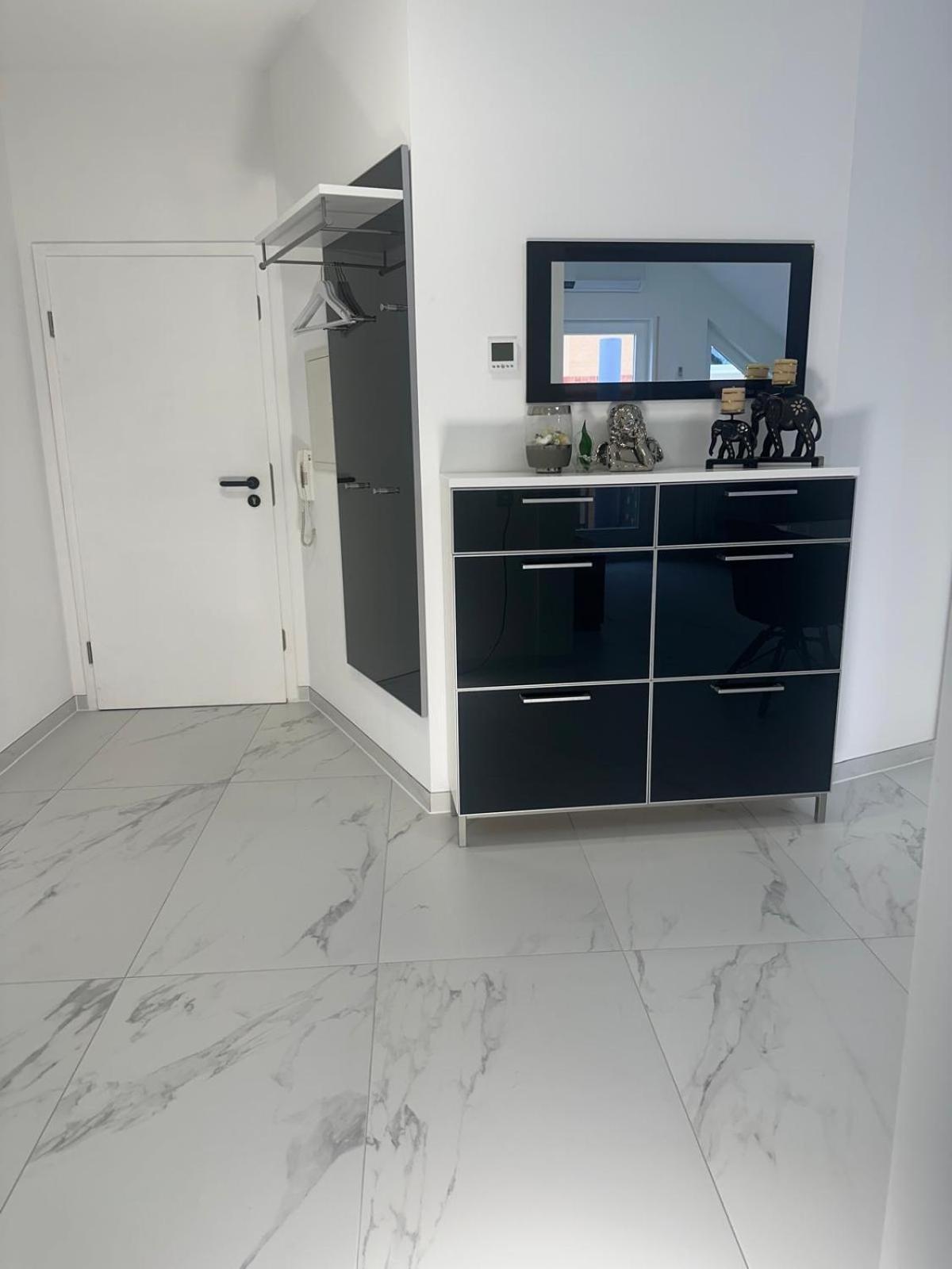 Flexible, Schoene Und Gut Aussehende Feriensuite Ройтлинген Экстерьер фото