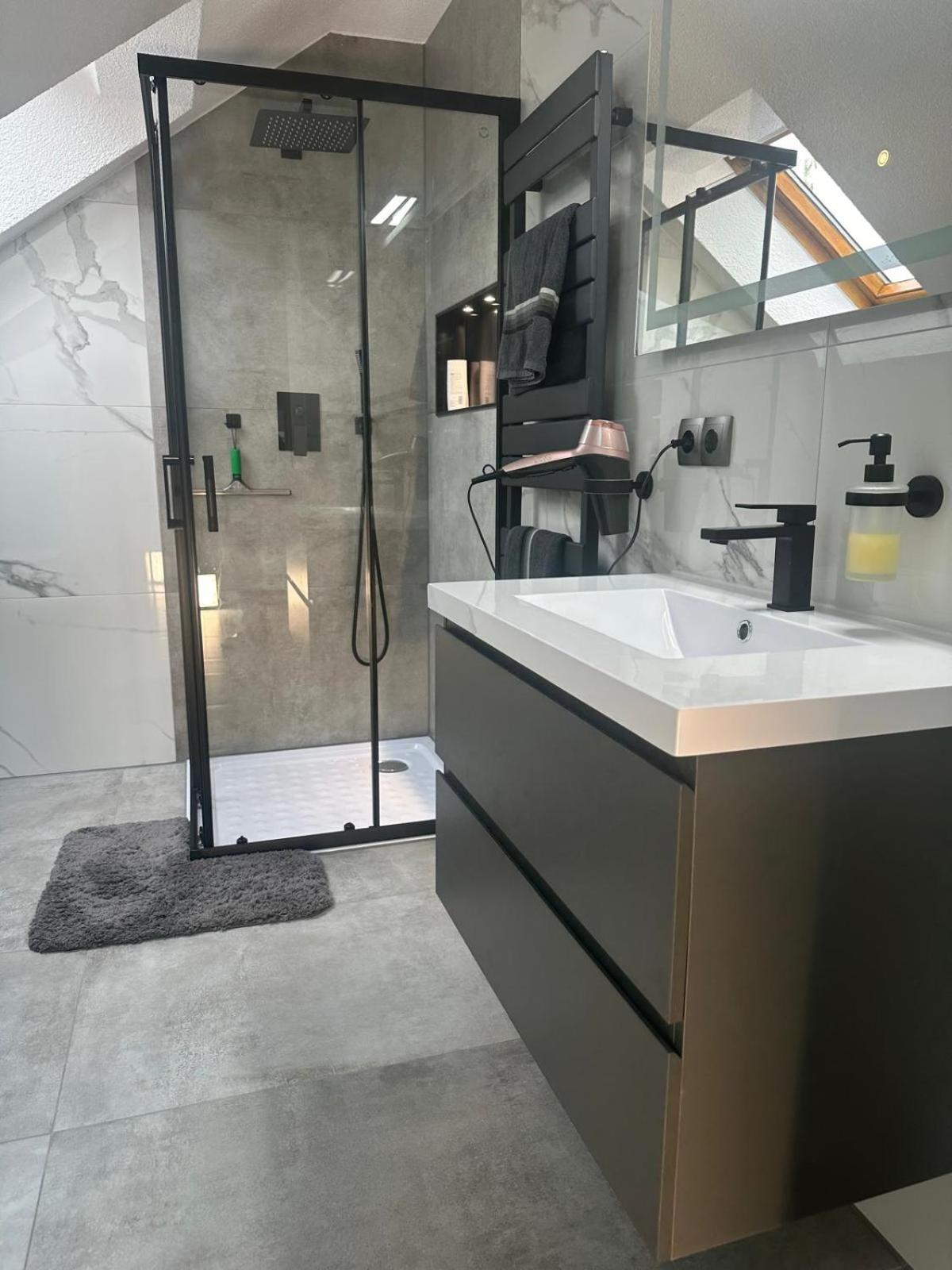 Flexible, Schoene Und Gut Aussehende Feriensuite Ройтлинген Экстерьер фото
